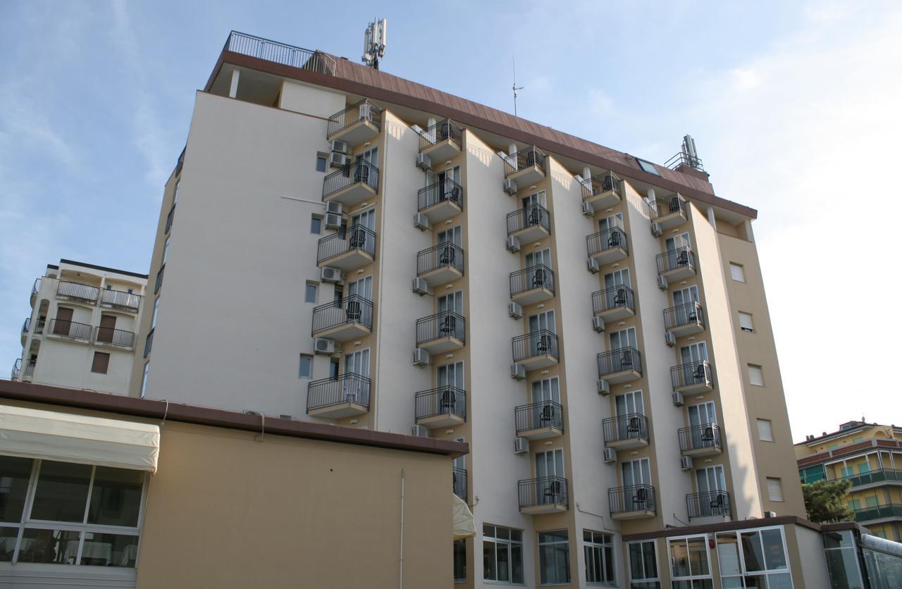 Hotel Plaza Llido Degli Estensi Extérieur photo