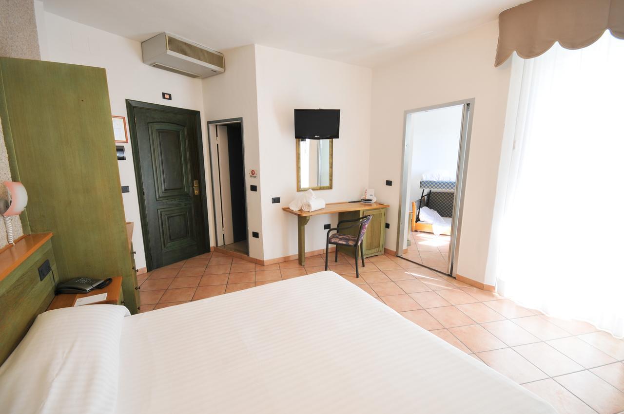 Hotel Plaza Llido Degli Estensi Extérieur photo
