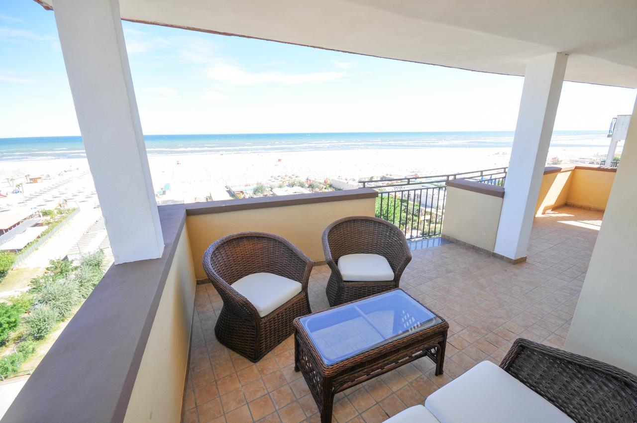 Hotel Plaza Llido Degli Estensi Extérieur photo
