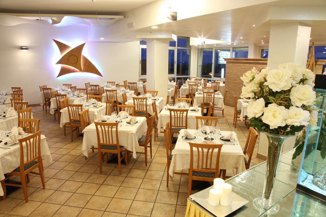 Hotel Plaza Llido Degli Estensi Extérieur photo