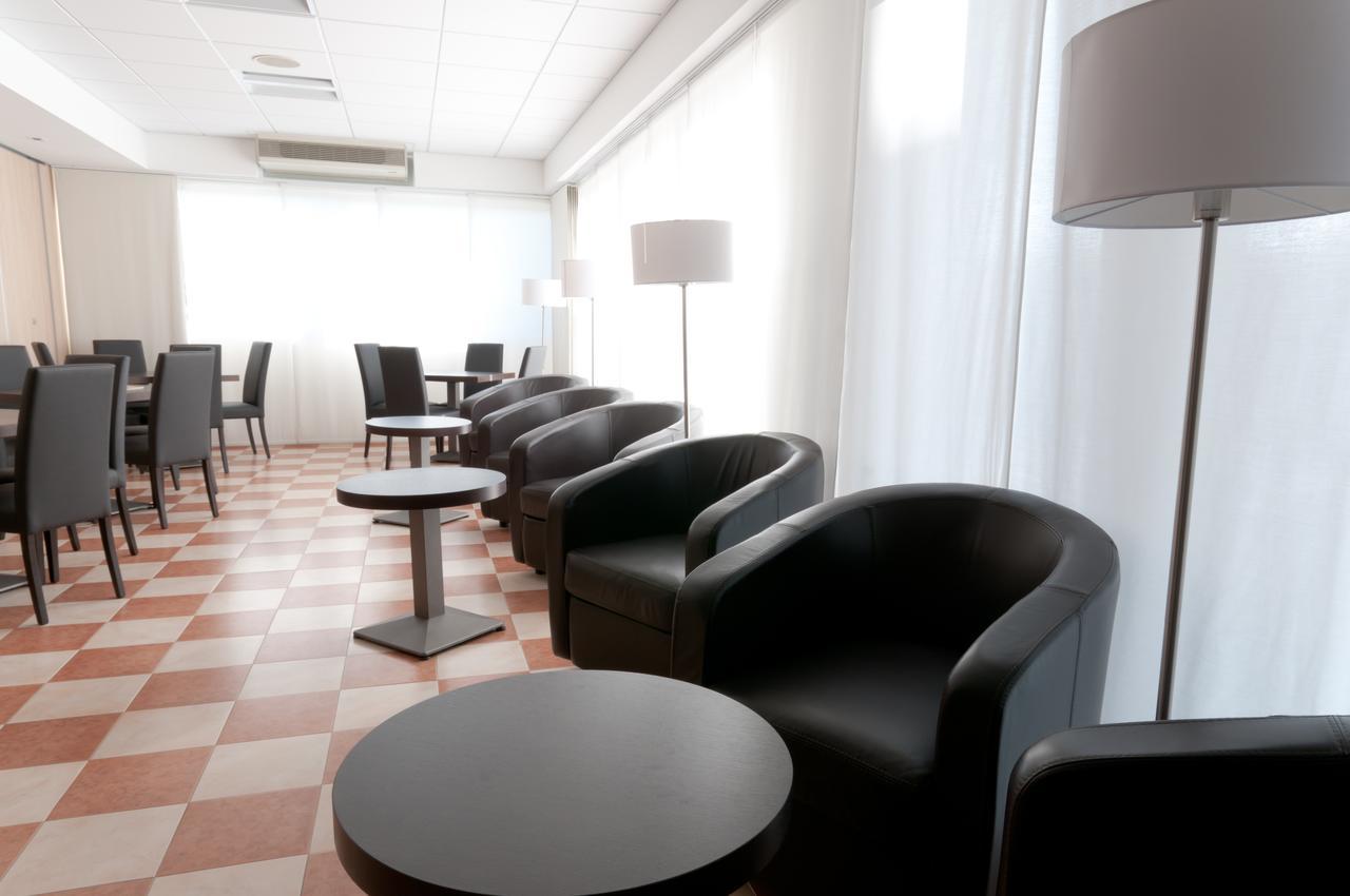 Hotel Plaza Llido Degli Estensi Extérieur photo
