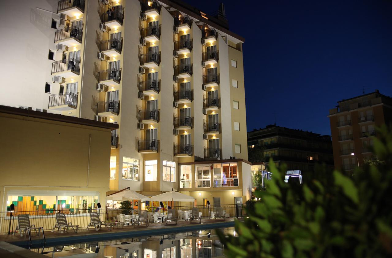 Hotel Plaza Llido Degli Estensi Extérieur photo