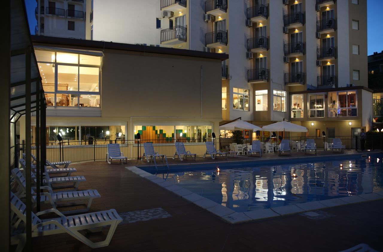 Hotel Plaza Llido Degli Estensi Extérieur photo