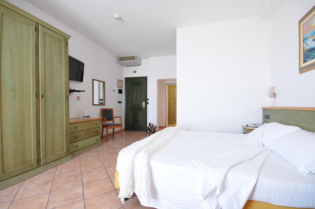 Hotel Plaza Llido Degli Estensi Extérieur photo