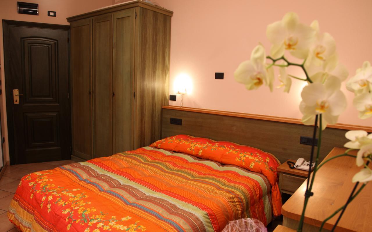 Hotel Plaza Llido Degli Estensi Extérieur photo