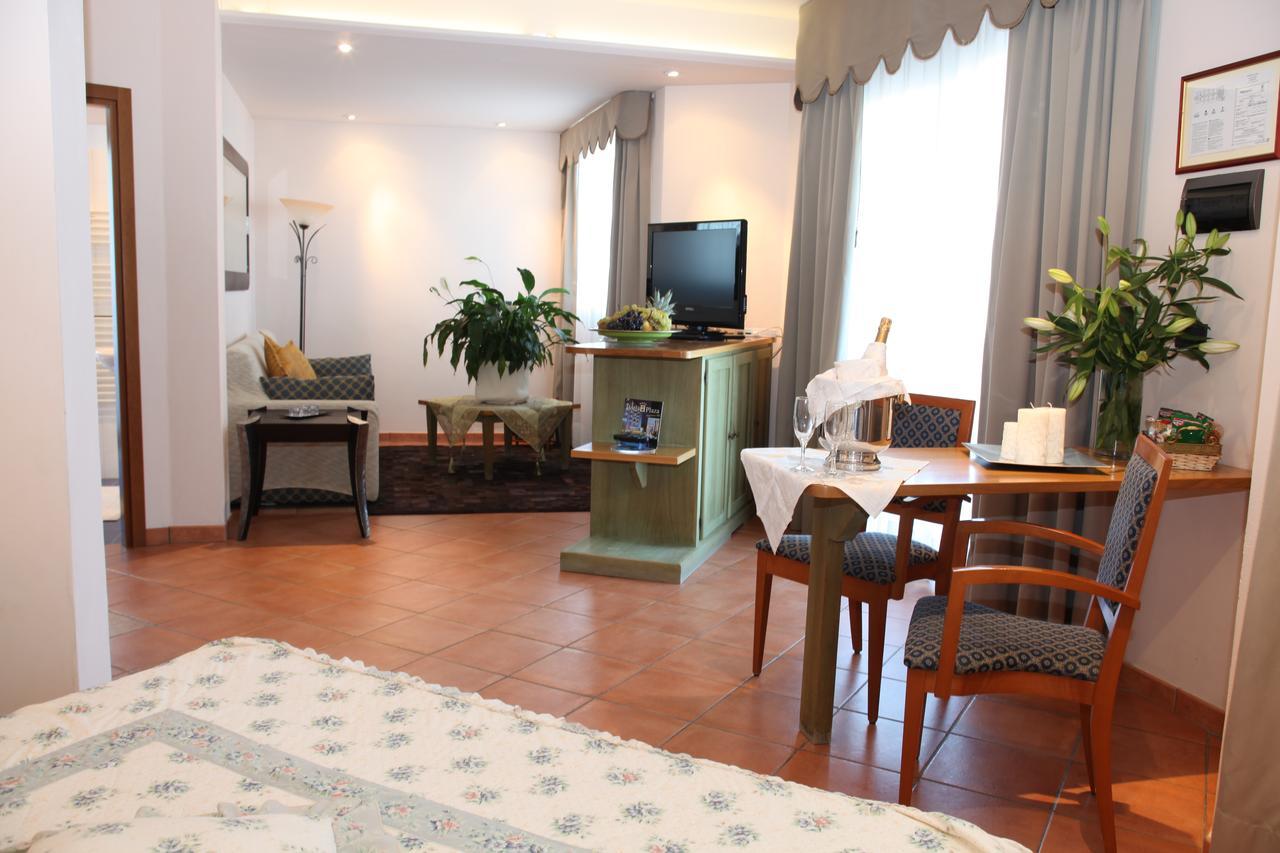 Hotel Plaza Llido Degli Estensi Extérieur photo