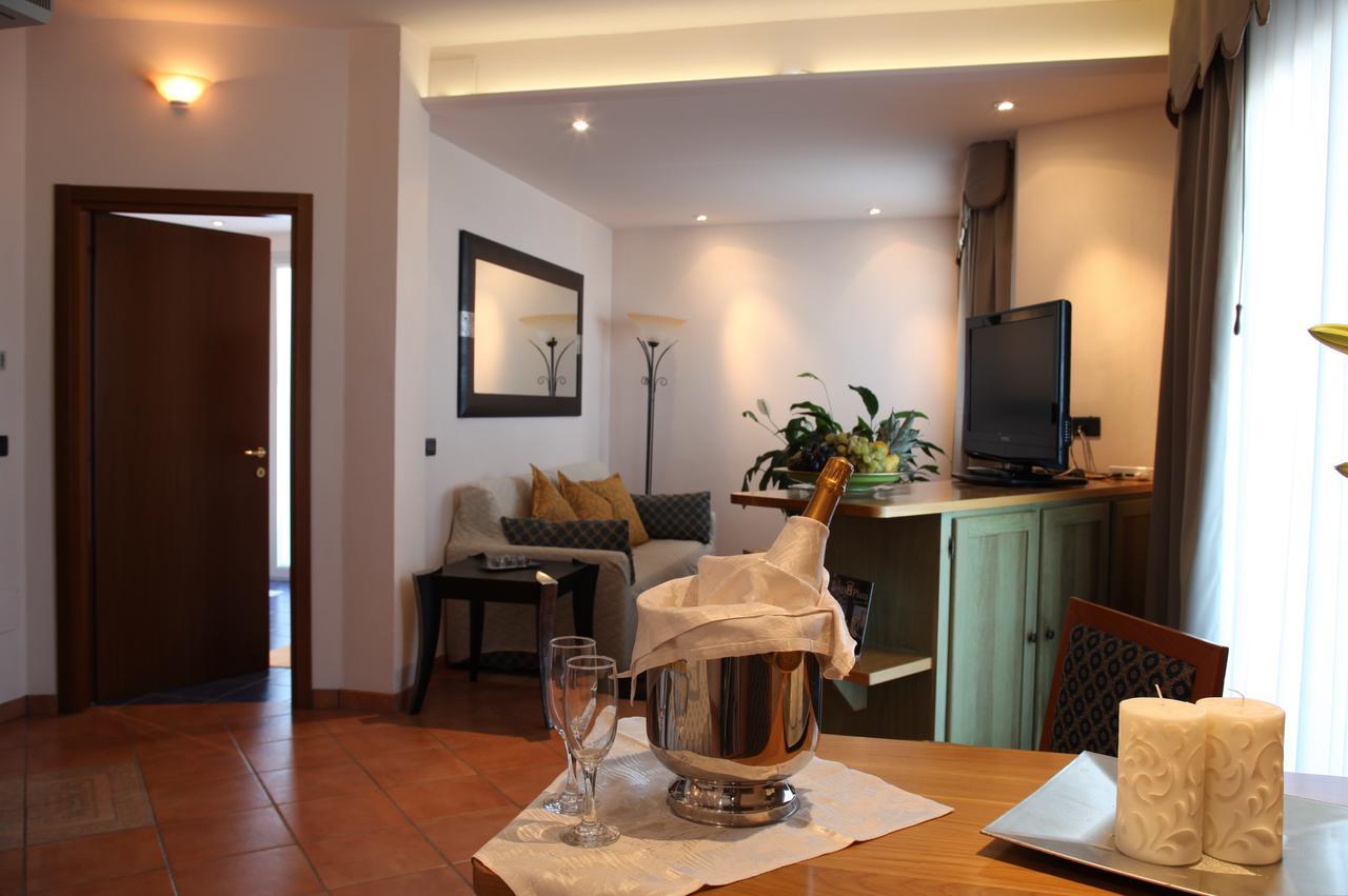 Hotel Plaza Llido Degli Estensi Extérieur photo