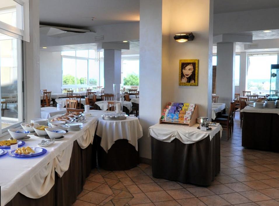 Hotel Plaza Llido Degli Estensi Extérieur photo